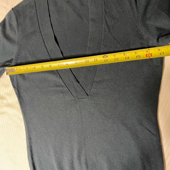 Banana Republic Sweater - Picture 4 of 4